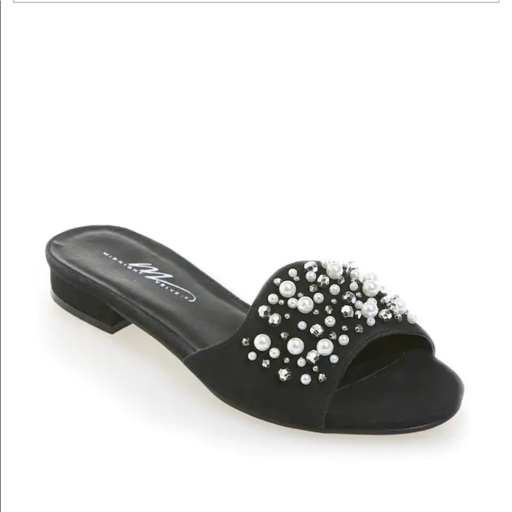 Midnight velvet size 8 flats.